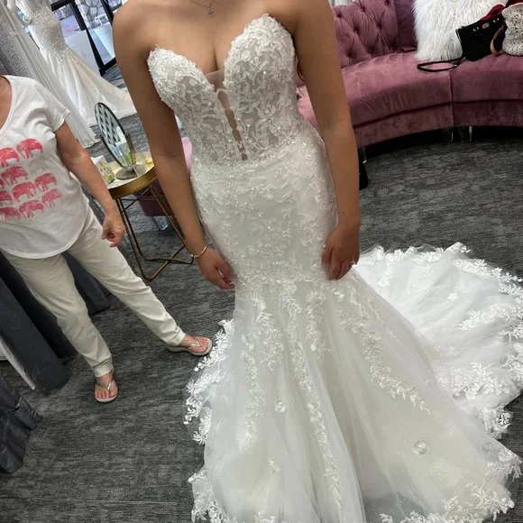 Never Worn Maggie Sottero Lennon Gown - Picture 3 of 13